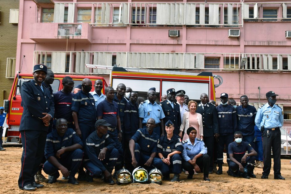 93079fa92c0061e8 ca955