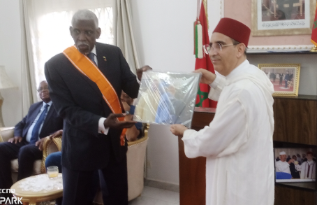 tchad-l-ambassadeur-du-maroc-erroja-honore-son-homologue-tchadien-mahamat-abderassoul